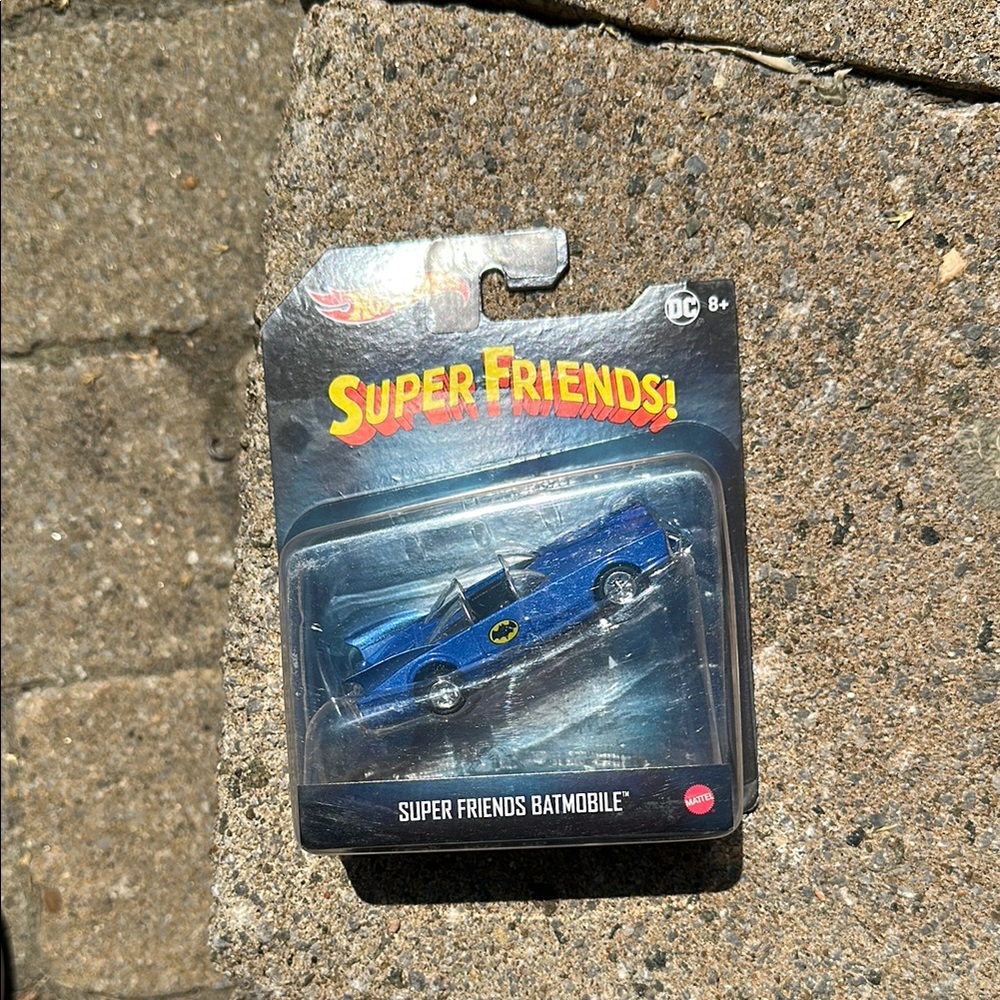 DC hot wheels Super Friends vintage  Batmobile in Vibrant Blue